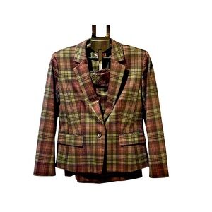Ladies Nine West plaid skirt suit